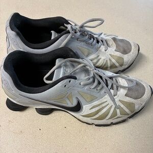 Nike Shox, men’s size 11-1/2